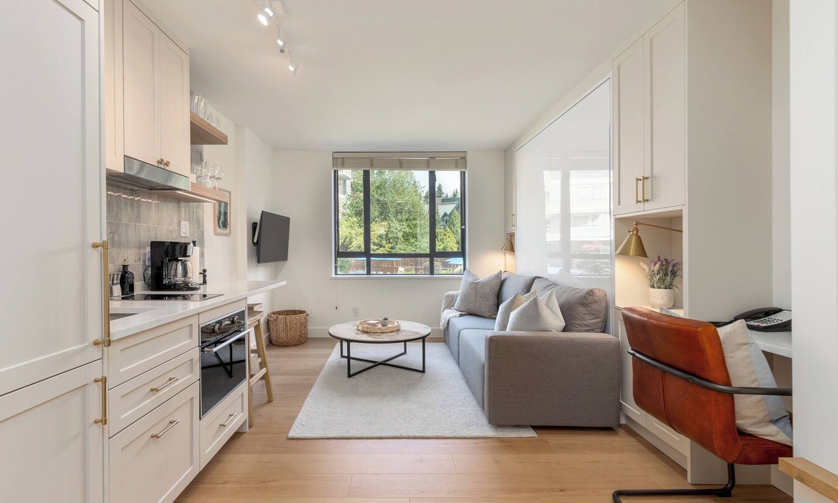 Whistler Cay Heights Apartment | KING Bed - Premium Hotel Style Suite - Centrally Located Steps from from Village