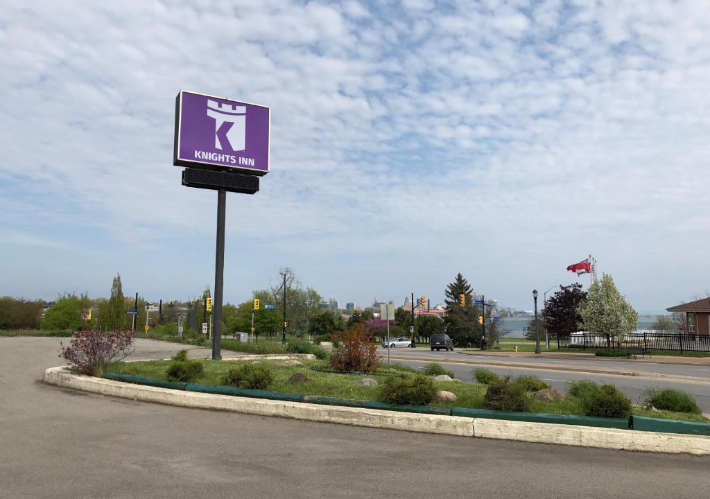 Fort Erie Hotel | Knights Inn Fort Erie