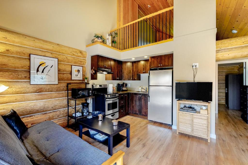 Lac Le Jeune House | Lac Le Jeune #17