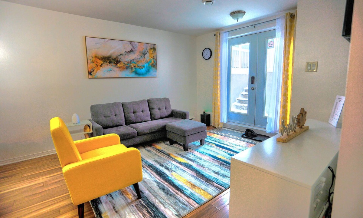 Laval Apartment | Lacay Apartement - Modern 1 or 2 bedrooms unit