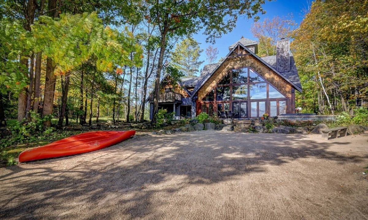 Muskoka Lakes House | Lake Muskoka Executive Cottage