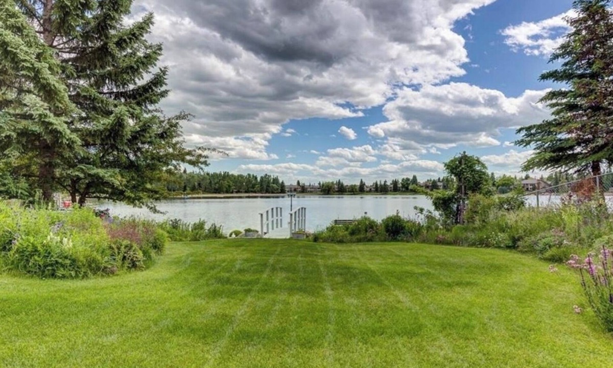 Midnapore House | Lakefront 6BR home w/dock, hot tub, games, sleeps 16—perfect for families!