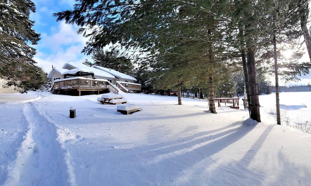 Haliburton Cottage | Lakefront, Amazing view Cottage beside Haliburton city