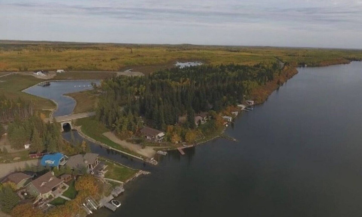 Lakefront Marina | Loon Lake