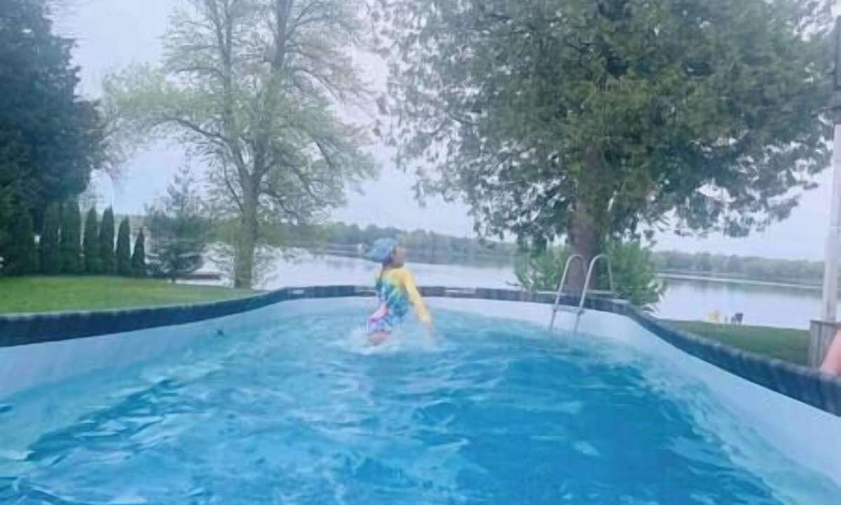Port Stanton House | lakefront resort, hot tub, sauna #8