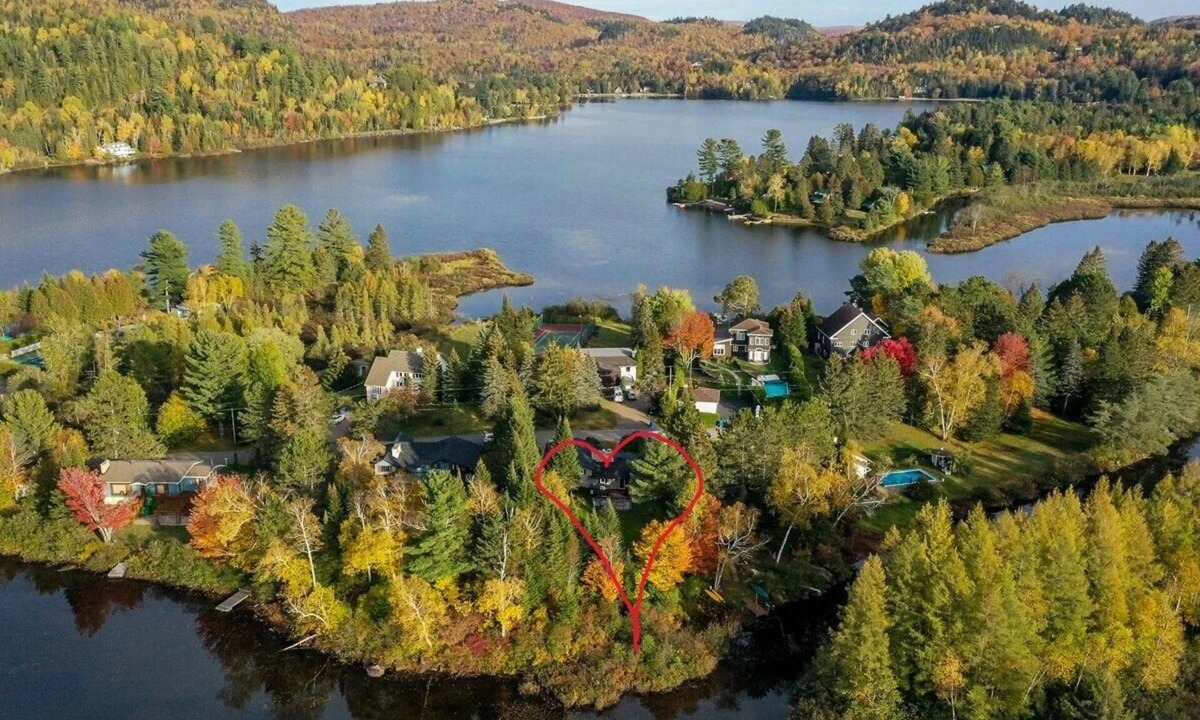 Val Morin Ski Chalet | Lakefront tranquil chalet with spa near all outdoor activities