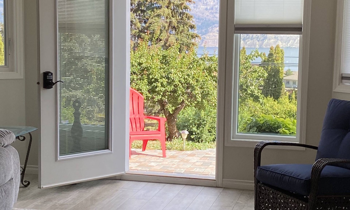 Okanagan-Similkameen House | Lakeview Suite at Giants Head Mountain