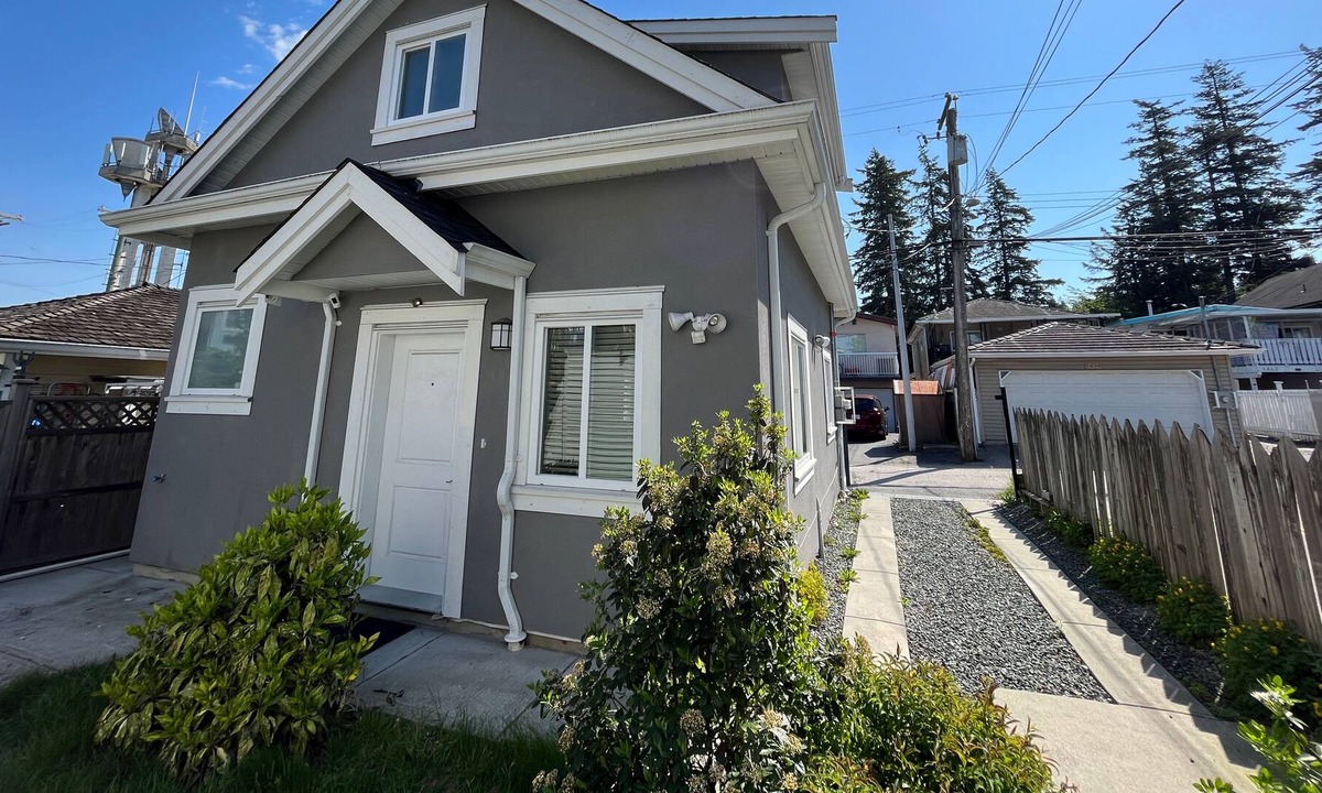 Killarney House | Laneway Home in Vancouver - Super Central