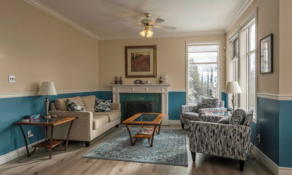 Silver Star Mountain House | Large 5 bedroom, standalone home with private hot tub, BBQ and pet friendly too!
