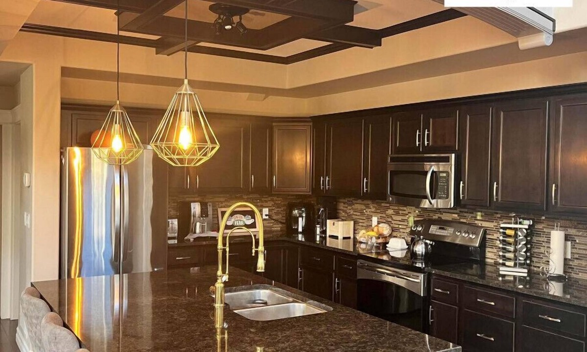 Mill Bay House | Large Executive Home in Mill Springs , 4 bd/3 ba