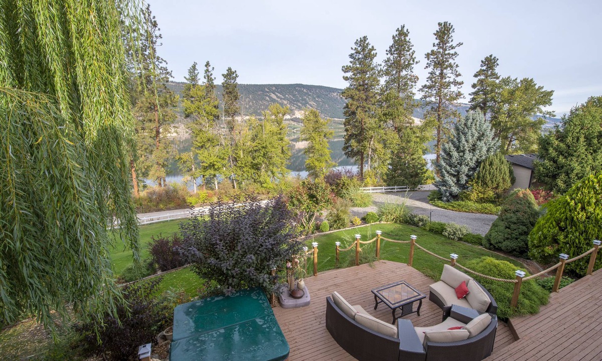 Central Okanagan House | Large private suite with gorgeous views of wood lake on the Okanagan rail trail.