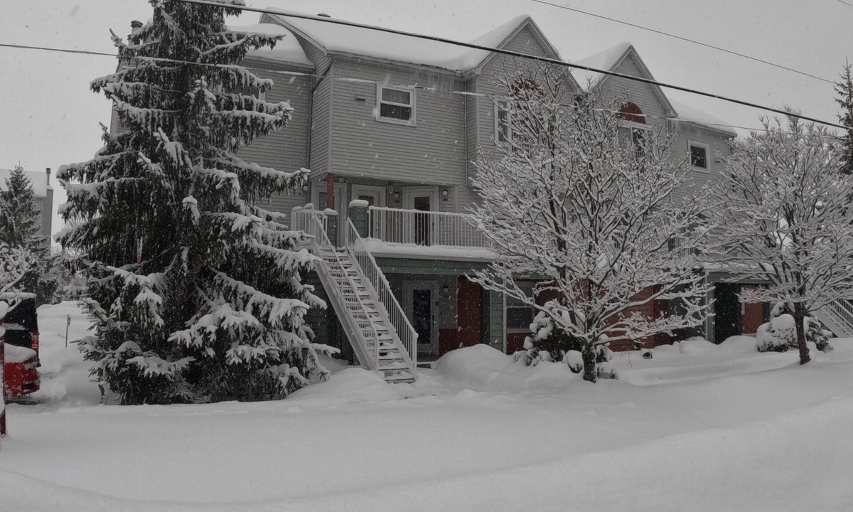 Magog House | Le Club Azur Family Retreat