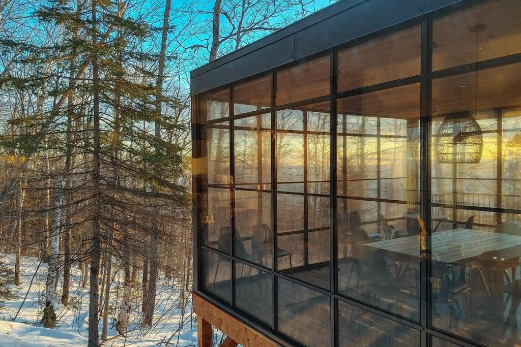 Petite-Riviere-Saint-Francois Villa | Le Lo - Fleuve - Forêt - Spa - 10 min du Massif