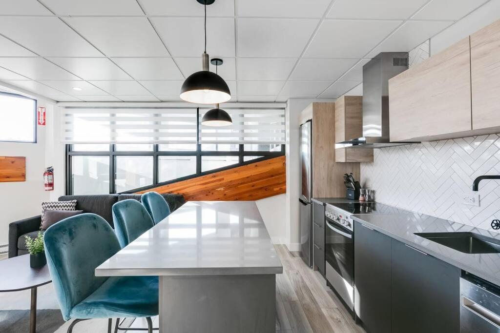 Laval House | Le Masson - Complexe La Voûte