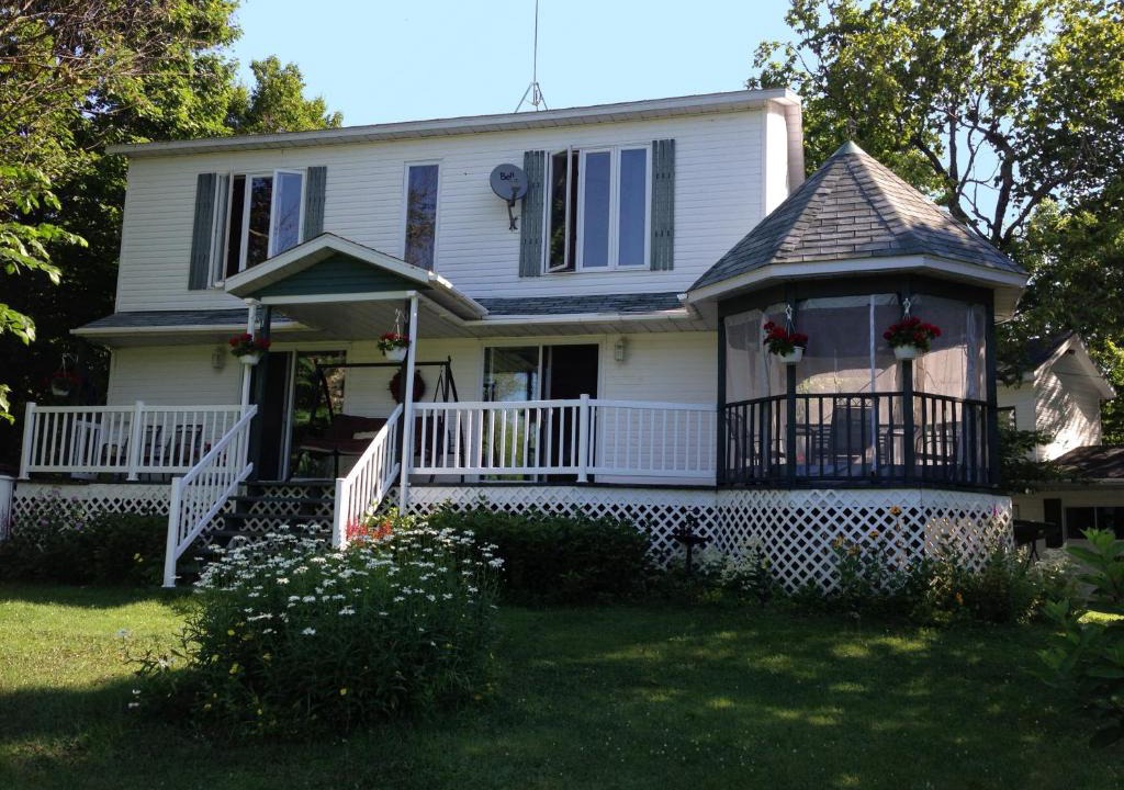 Weedon Bed & Breakfast | Le Reflet de la Rivière B&B