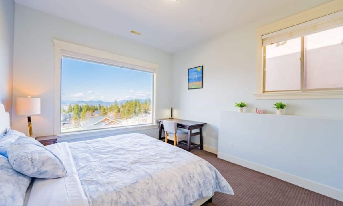 Southwest Mission House | Legal Lakeview 2-bed 2-bath Entire Suite