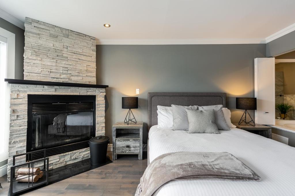 Sainte-Agathe-des-Monts Apartment | Les Lofts du Lac des Sables 3 by KASANIA