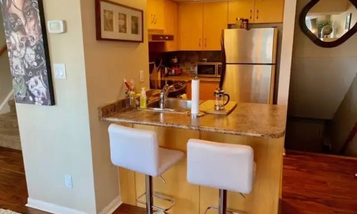 Beaconsfield Village House | Location Location Location!