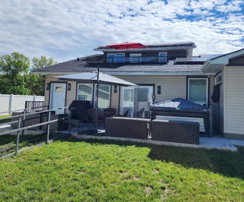 Lethbridge Apartment | Loft with Patio & Hot tub