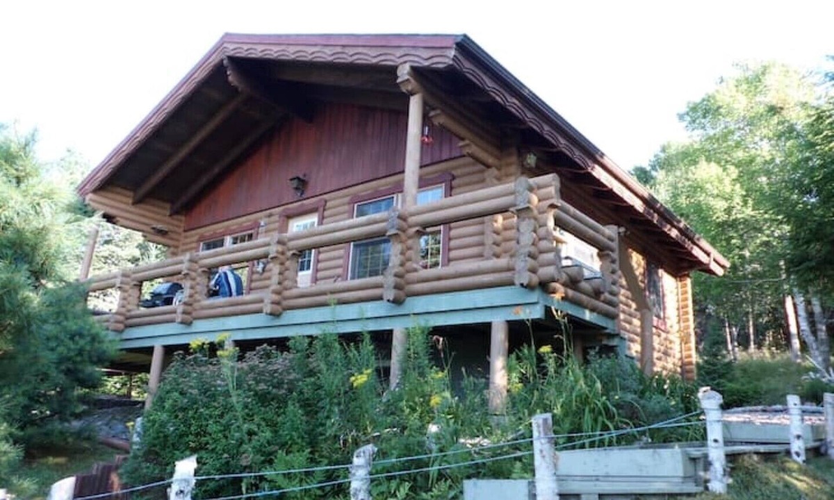 West Bay House | Log cabin with fantastic panoramic views