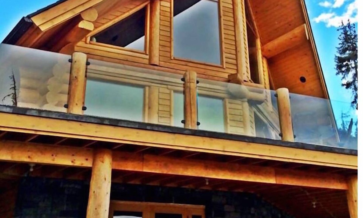 Pinantan Lake Cottage | Log Home Getaway, Situated On 24 Acres With Private Access To Lake.