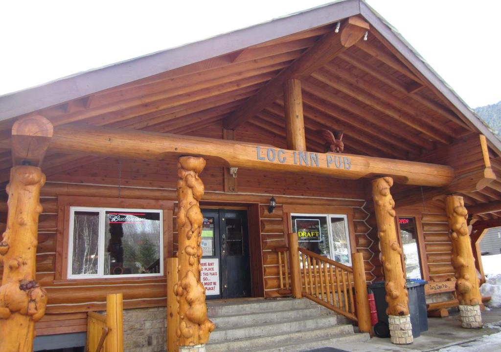 Avola Cabin | Log Inn & Pub