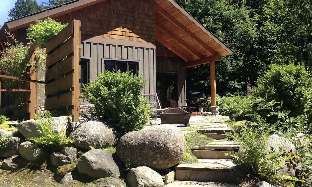 New Denver Cabin | Loki's Cabin at Big Bay Stays: Your Lakeside Haven for Rejuvenation & Adventure