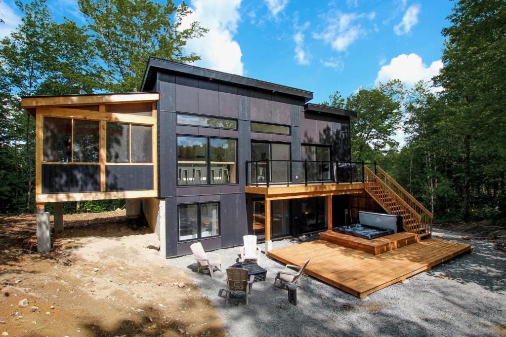 Chertsey Ski Chalet | LOMA sur-le-lac