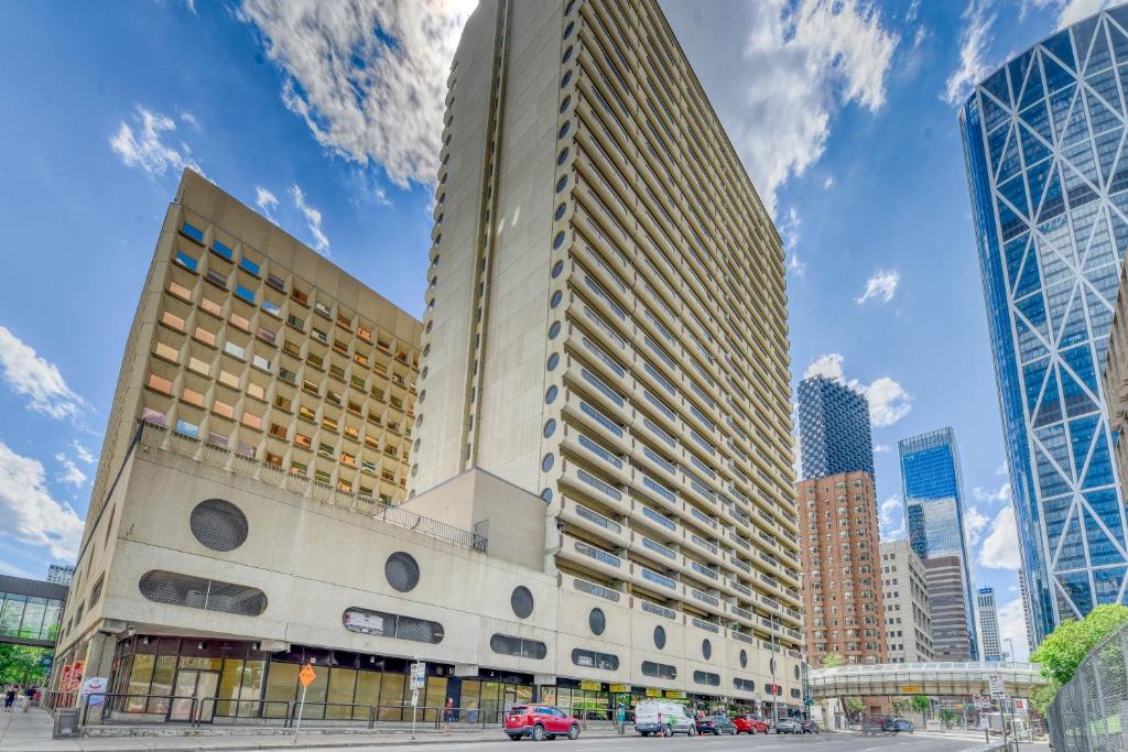 Downtown Calgary Apartment | Lovely New Renovated 1-bedroom with Free Parking