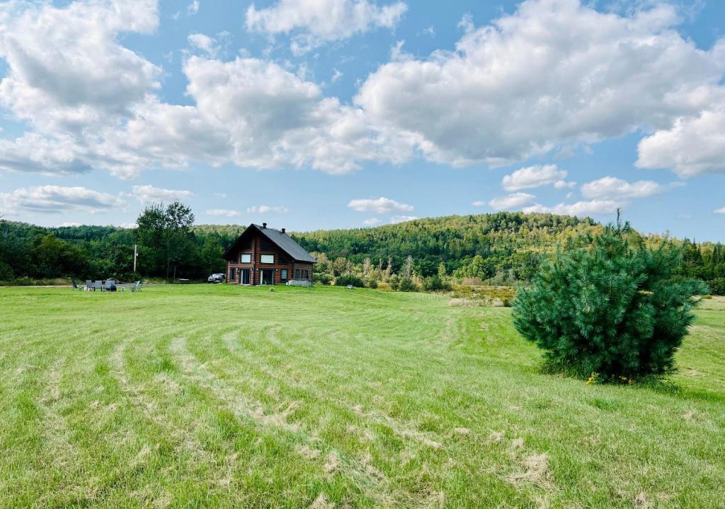 Mauricie Ski Chalet | Luxurious and Private Chalet Le Million