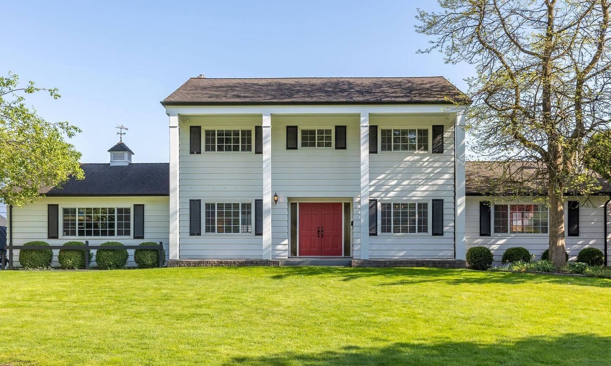 Chilliwack Proper Village West House | Luxurious family getaway home in the heart of Chilliwack