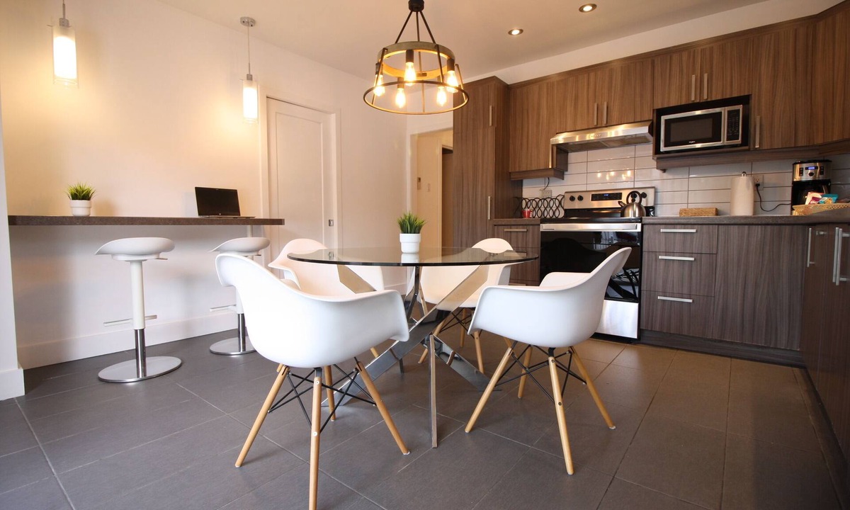 Rosemont-La Petite-Patrie Apartment | Luxurious - Modern decor, Rosemont 3 bedrooms
