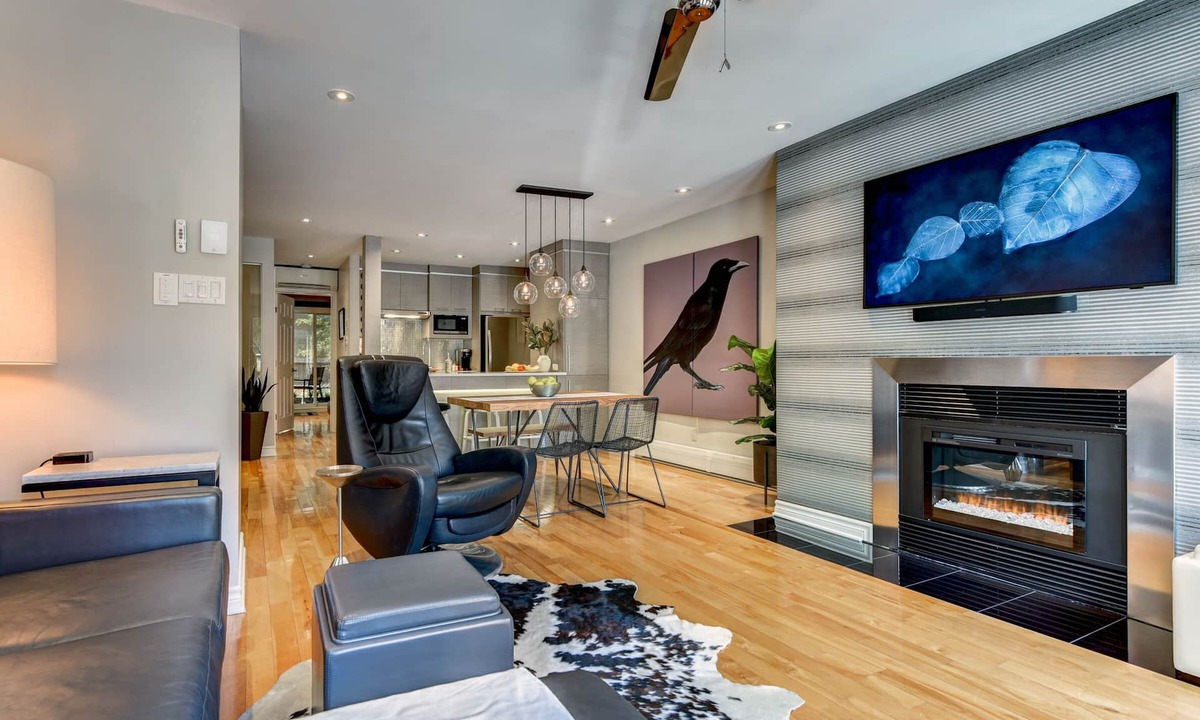 Sonder Penny Lane | Gay Village