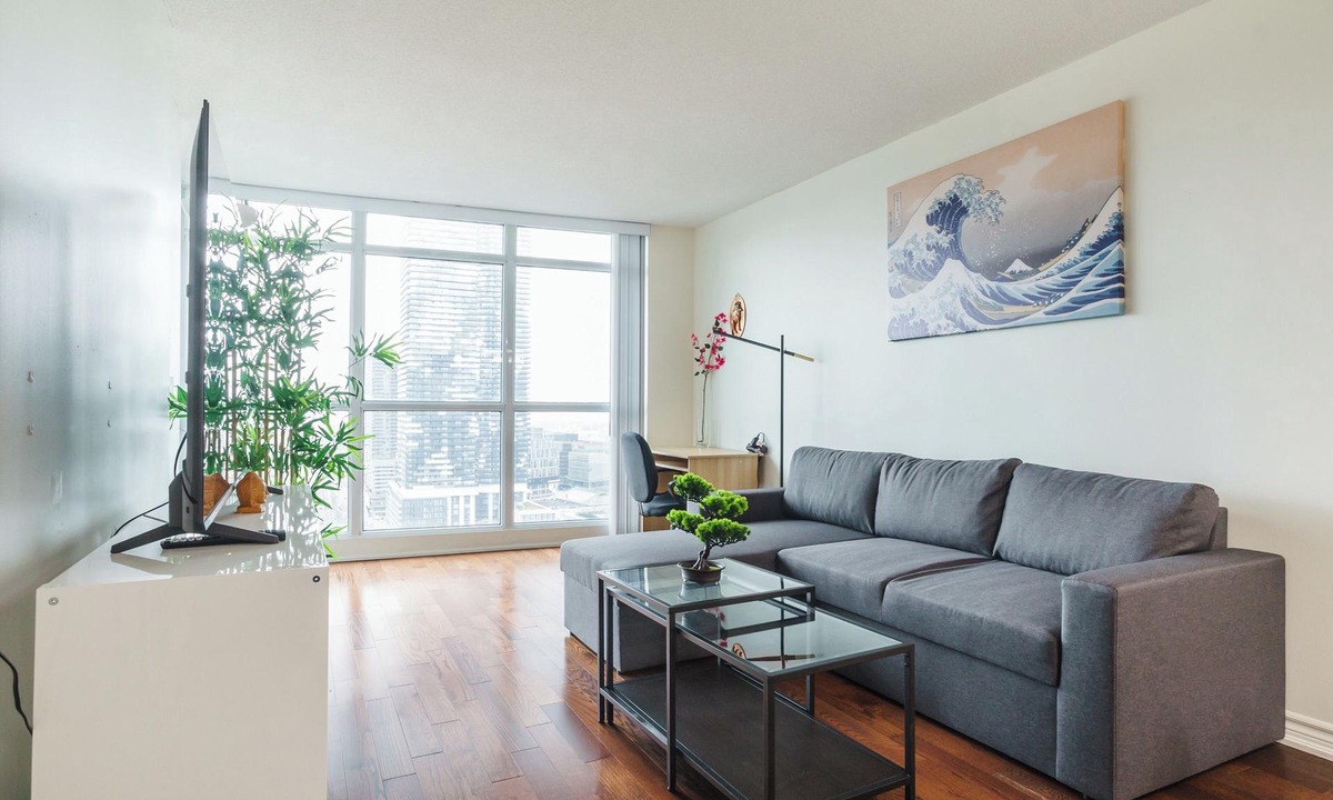 Homestay Kennedy Subway Station | Church and Wellesley