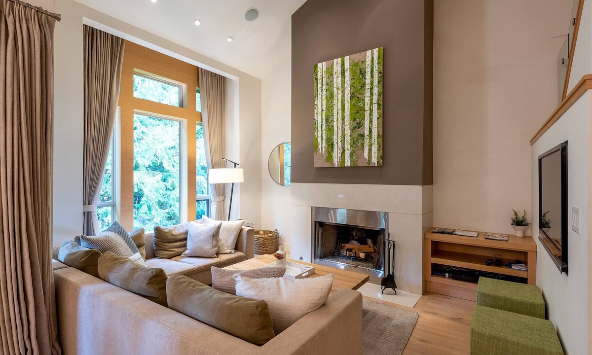 Blackcomb House | Luxury 3BR Escape | Hot Tub | Garage | Close to Lost Lake & Trails | Managed by Aloha Whistler