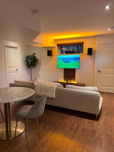 Chambly Apartment | Luxury and cozy 1BR Retreat