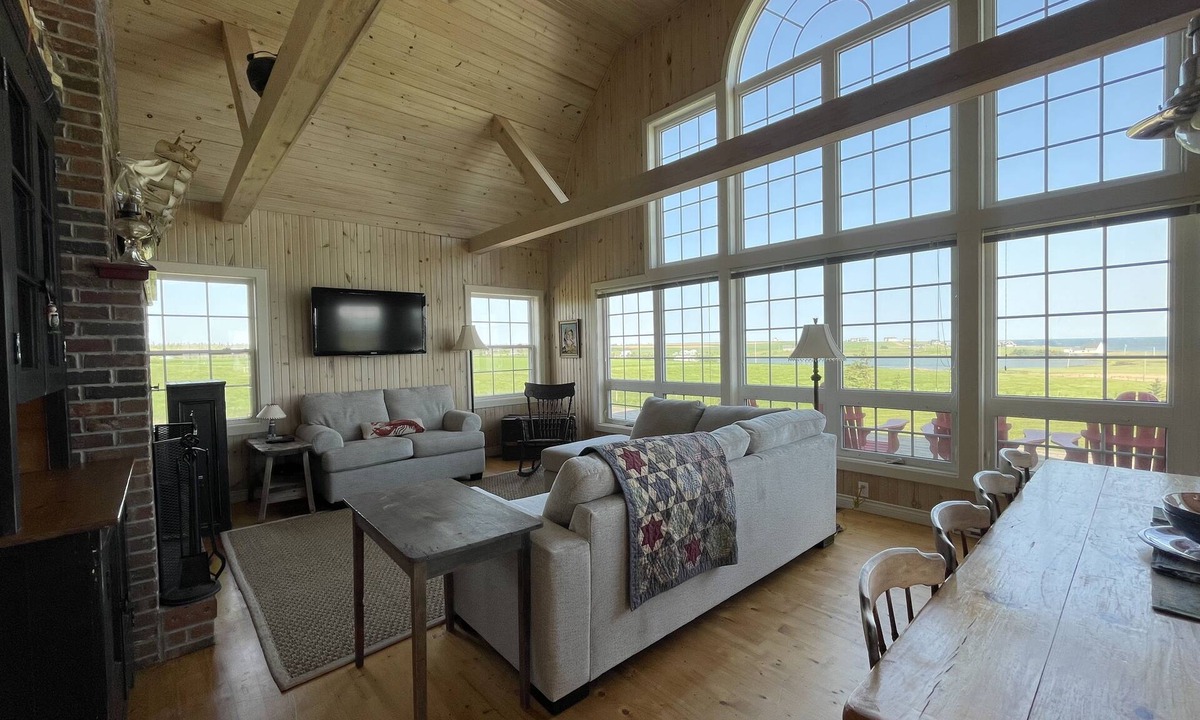 French River House | Luxury Beach House With Ocean View, 3 Minute Walk To Beach