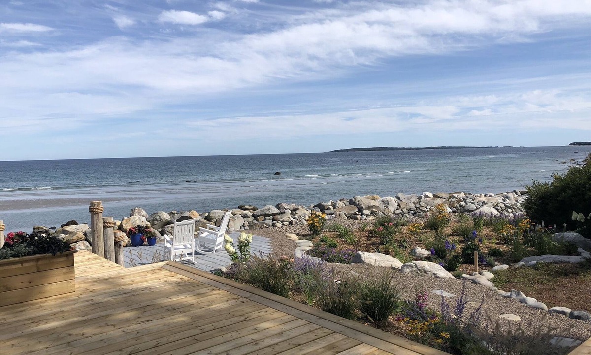 Summerville Centre House | Luxury Beachfront Home with Expansive Ocean Views