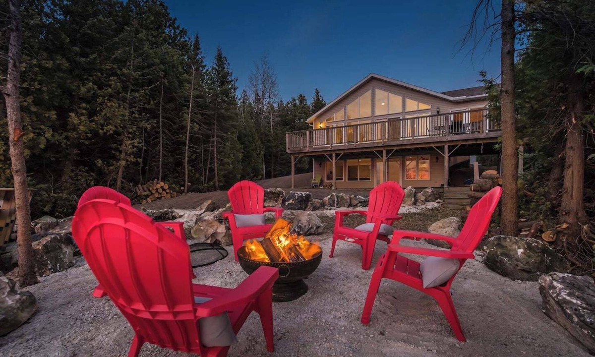 Lion's Head Cottage | Luxury Lakefront Retreat - 'The Aida' | Serene & Chic