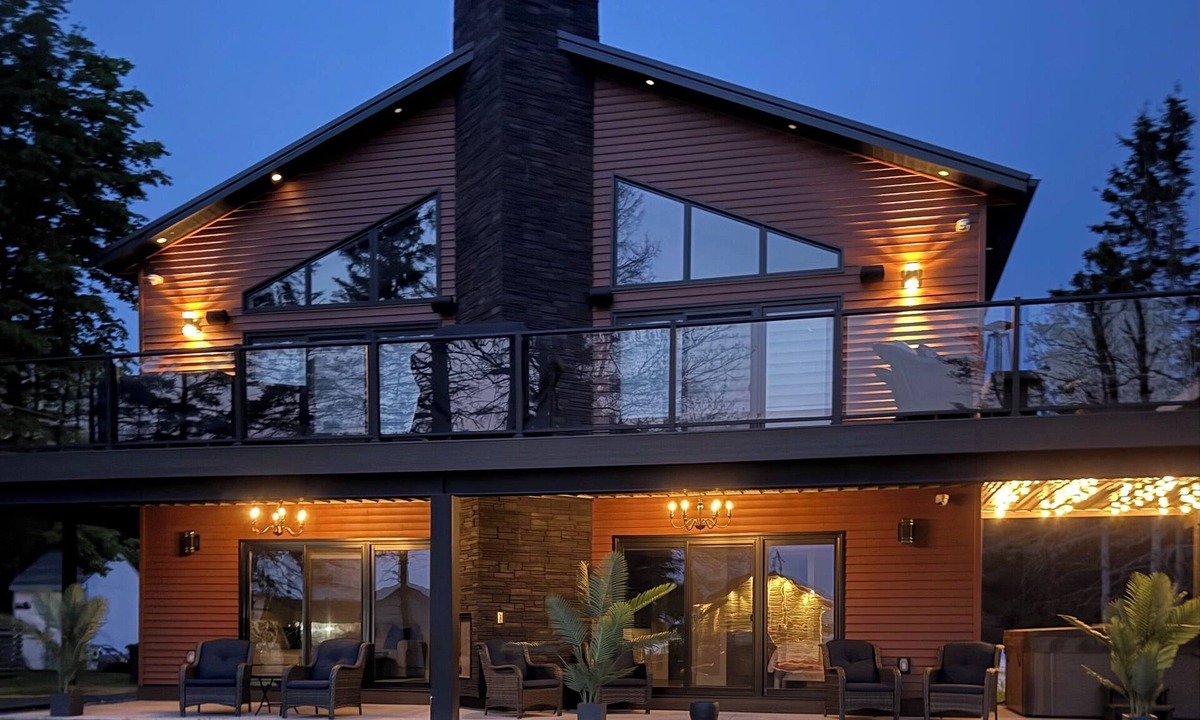 Stratford Cottage | Luxury Hideaway PEI - Stunning retreat with water view & hot tub.