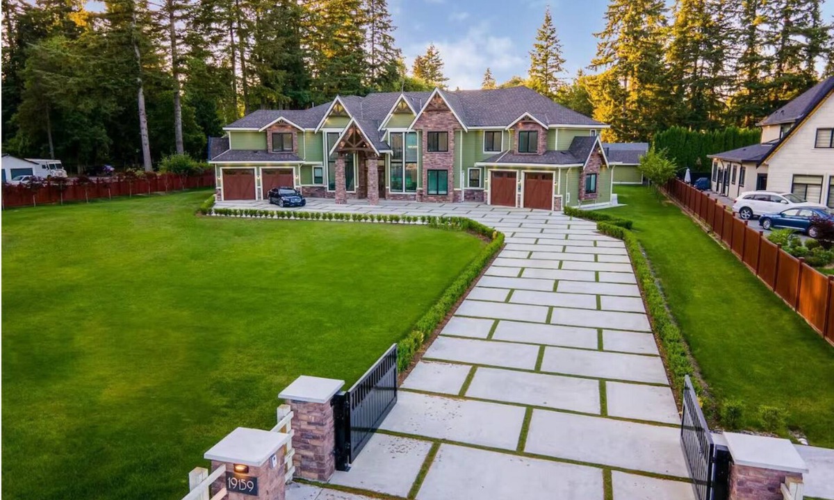 Surrey Other | Luxury Houses in Surrey(Vancouver)BC. closed to Langley BC.