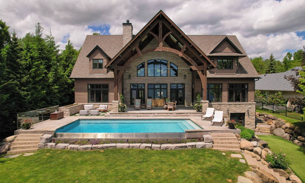 Oro Station Cottage | Luxury on Lake Simcoe w Infinity Pool - 1 Hr to Toronto - Avoid Muskoka Traffic