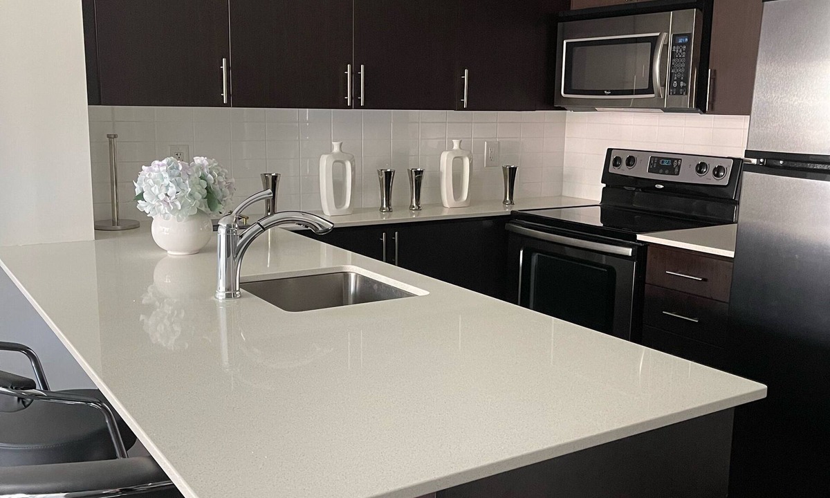 Wellington Place Condo | Luxury stay in heart of Toronto downtown