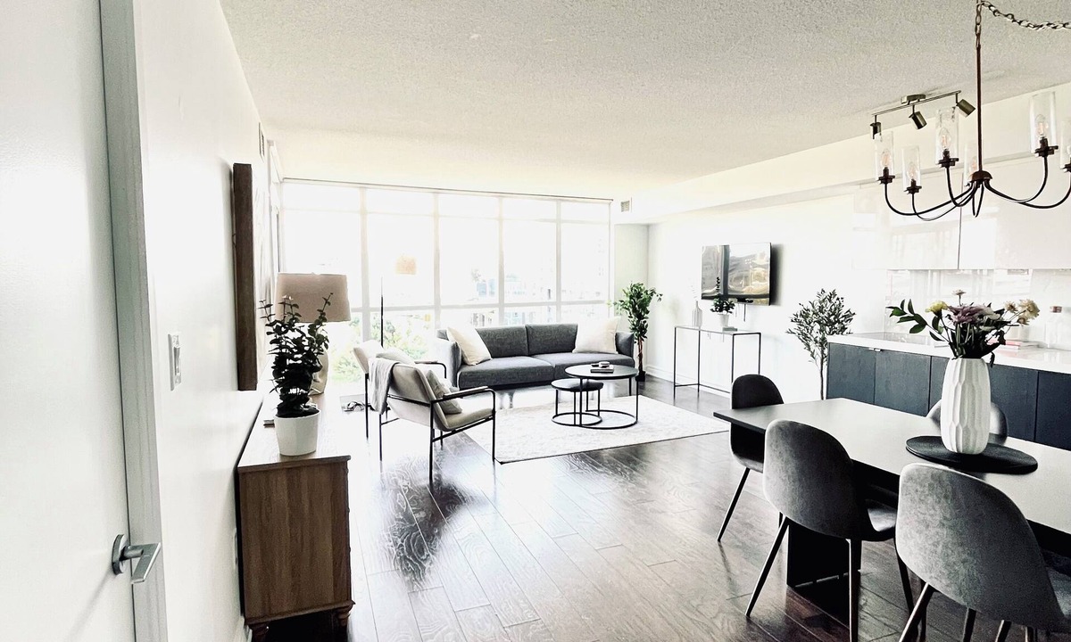 Wellington Place Condo | Luxury Toronto Condo by CN Tower