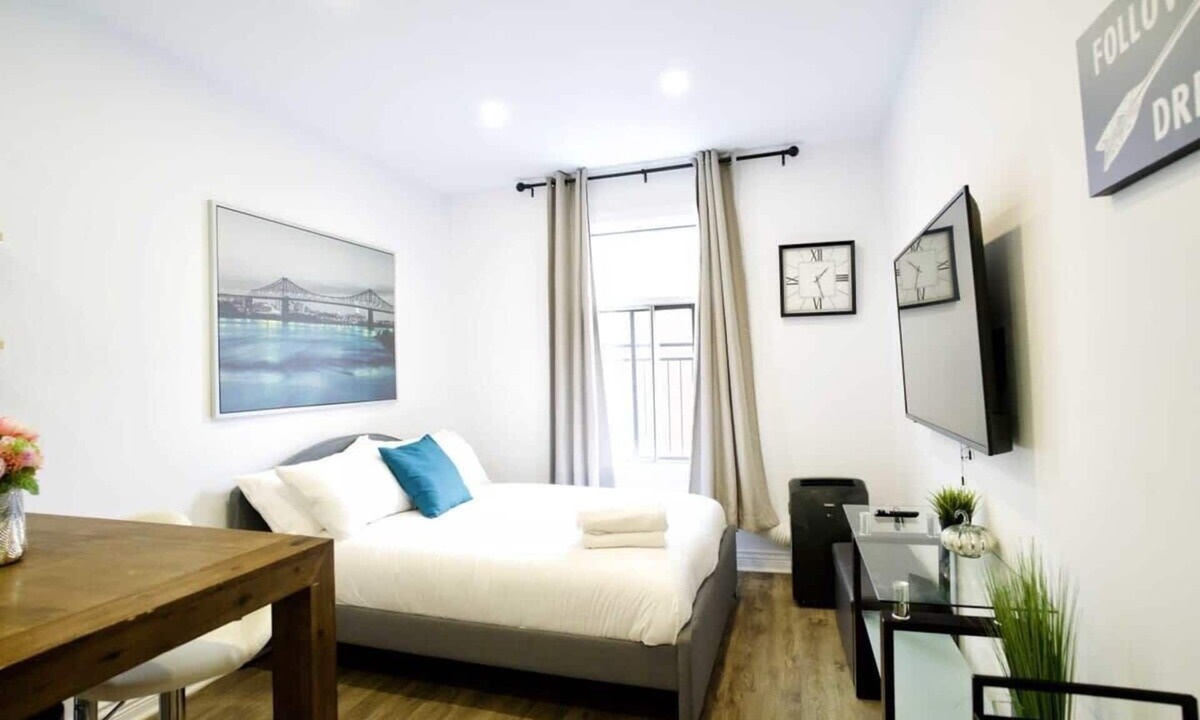 Mile End Apartment | M11 | Le Mile End - Cozy studio in MTL-3C