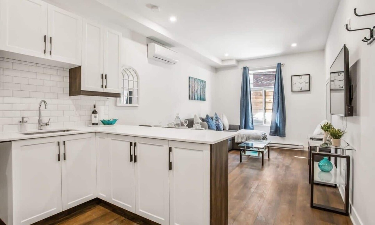 Mile End Apartment | M11 | Le Mile End - Cozy studio in MTL-2C