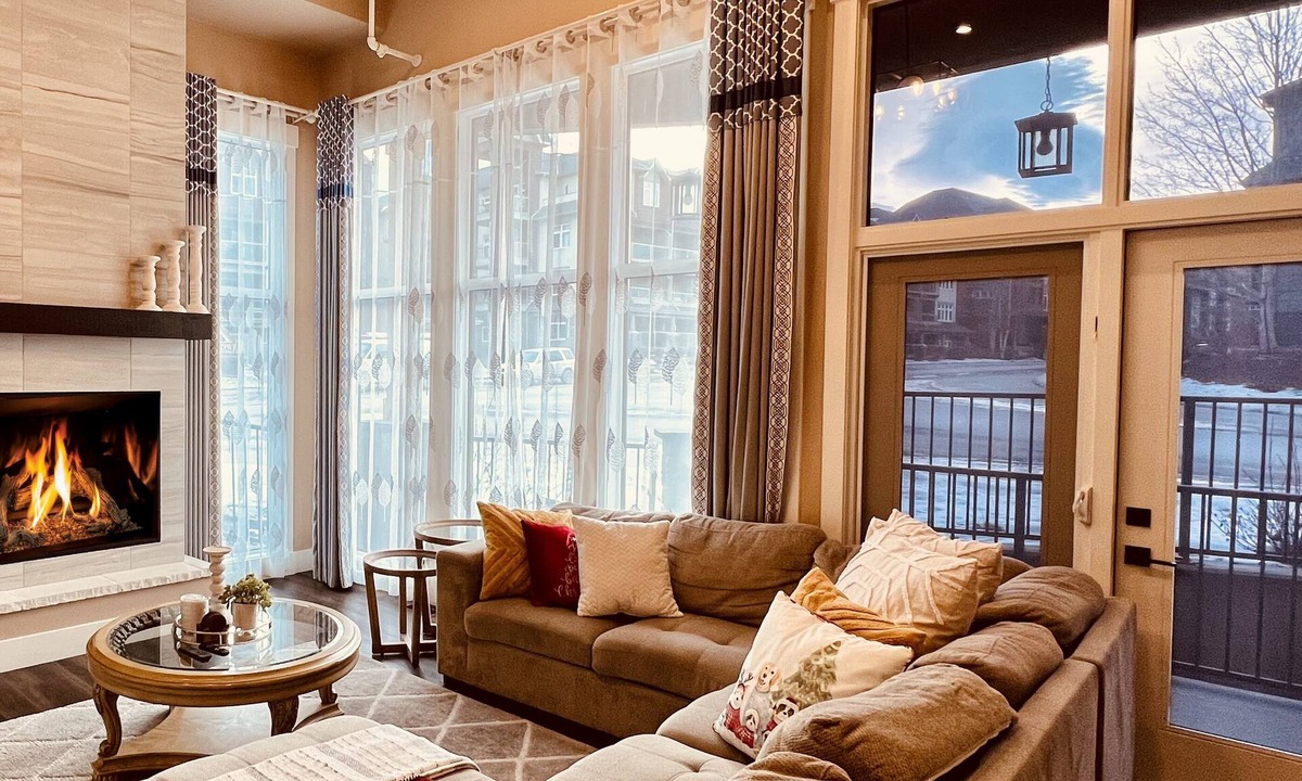 Canmore House | M17 - 2650 sqft Canmore luxury townhouse mtn. view 4 Bedrooms + 4.5 Bath
