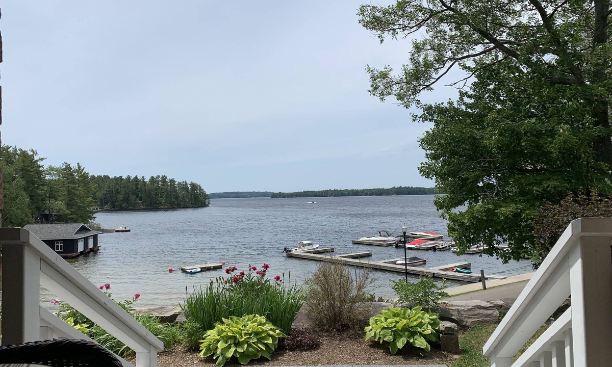 Windermere Cottage | Magnificent Lakefront Cottage @ Windermere