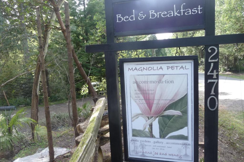 Salt Spring Island Bed & Breakfast | Magnolia Petal