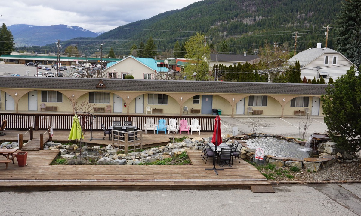 Creston Hotel | Magnuson Hotel Creston